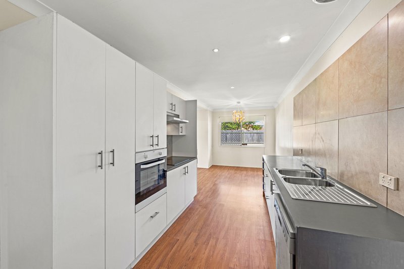 Photo - 230 Bayview Street, Runaway Bay QLD 4216 - Image 2