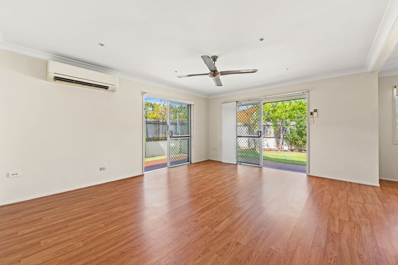 Photo - 230 Bayview Street, Runaway Bay QLD 4216 - Image 3