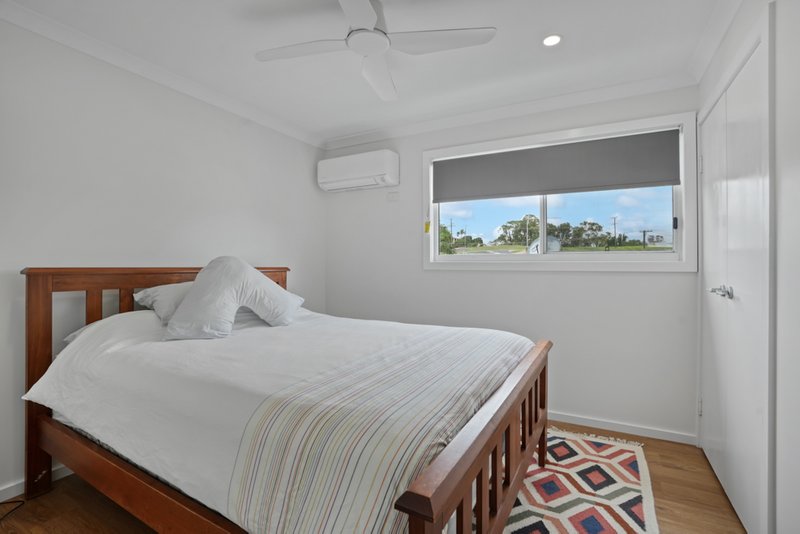 Photo - 2/30 Beach Avenue, Tannum Sands QLD 4680 - Image 16