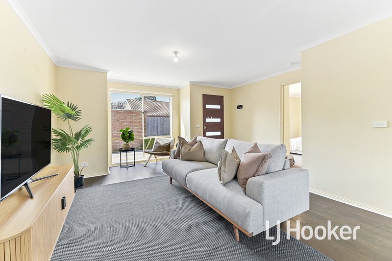 Photo - 2/30 Bride Avenue, Hampton Park VIC 3976 - Image 2