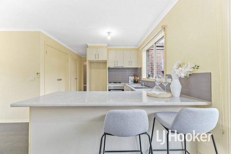 Photo - 2/30 Bride Avenue, Hampton Park VIC 3976 - Image 5