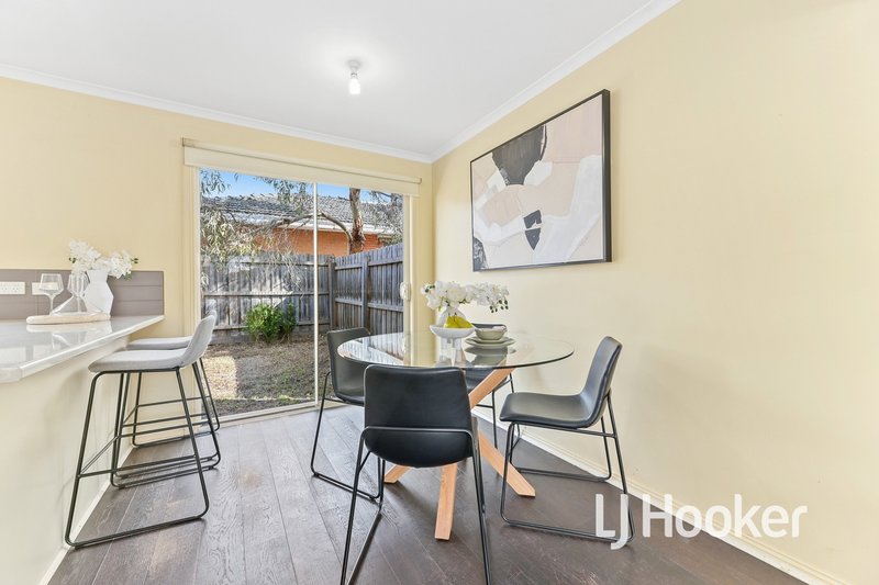 Photo - 2/30 Bride Avenue, Hampton Park VIC 3976 - Image 7