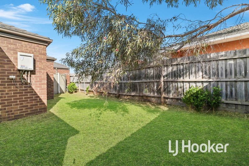 Photo - 2/30 Bride Avenue, Hampton Park VIC 3976 - Image 12