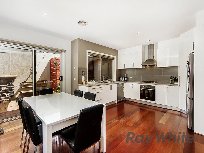 Photo - 2/30 Clarendon Parade, West Footscray VIC 3012 - Image 3