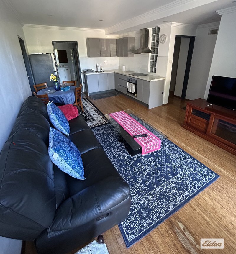 Photo - 2/30 Cochrane Street, West Wollongong NSW 2500 - Image 2