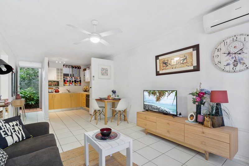 Photo - 2/30 Cork Street, Yeronga QLD 4104 - Image 5