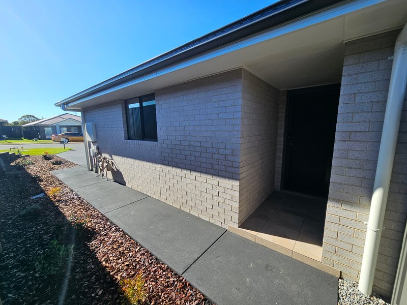 Photo - 2/30 Corymbia Circuit, Heddon Greta NSW 2321 - Image 3