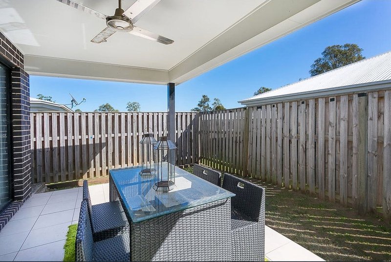 Photo - 2/30 Folkes Close, Bellbird Park QLD 4300 - Image 9