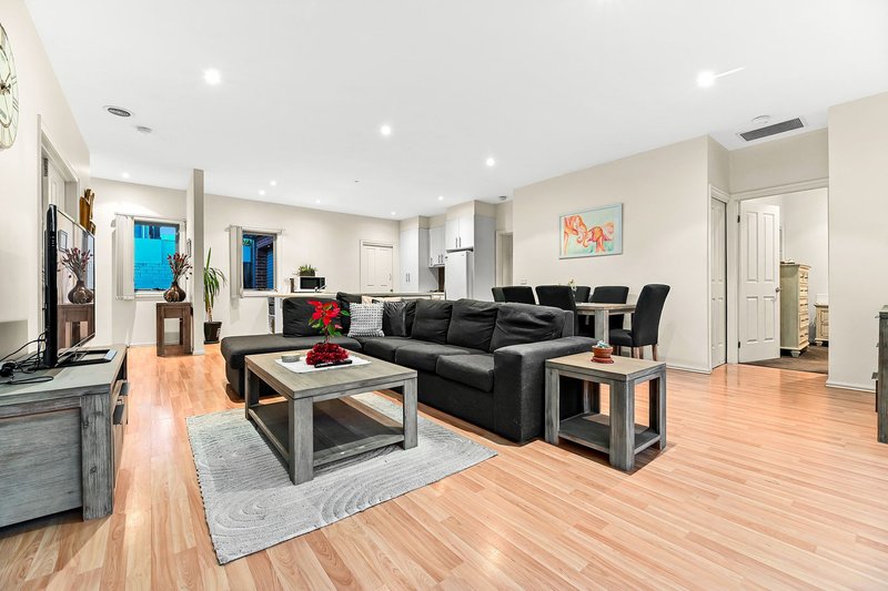 Photo - 2/30 Fourth Avenue, Chelsea Heights VIC 3196 - Image 5