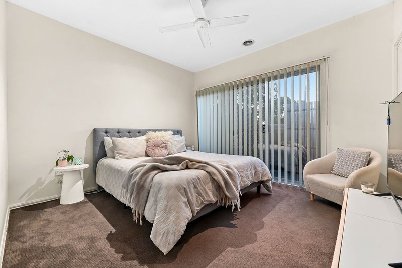 Photo - 2/30 Fourth Avenue, Chelsea Heights VIC 3196 - Image 10