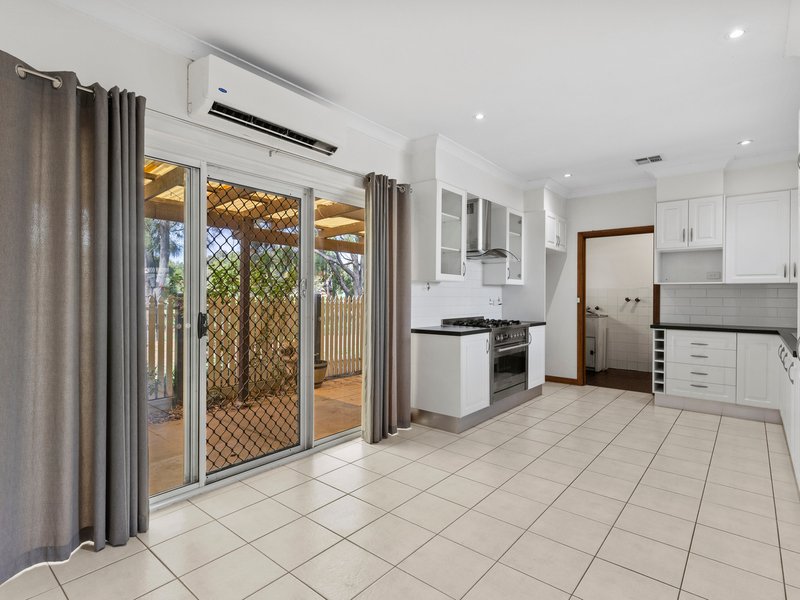 Photo - 2/30 Lochside Drive, West Lakes SA 5021 - Image 9