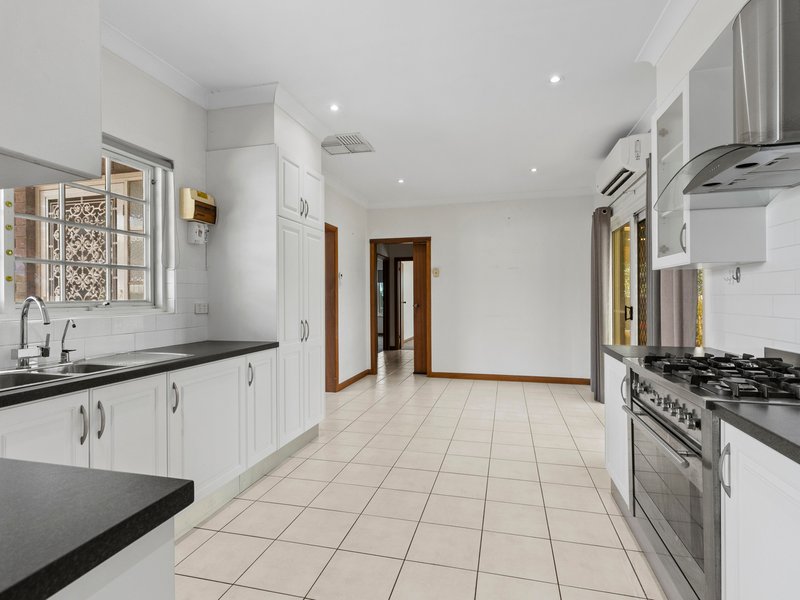 Photo - 2/30 Lochside Drive, West Lakes SA 5021 - Image 12