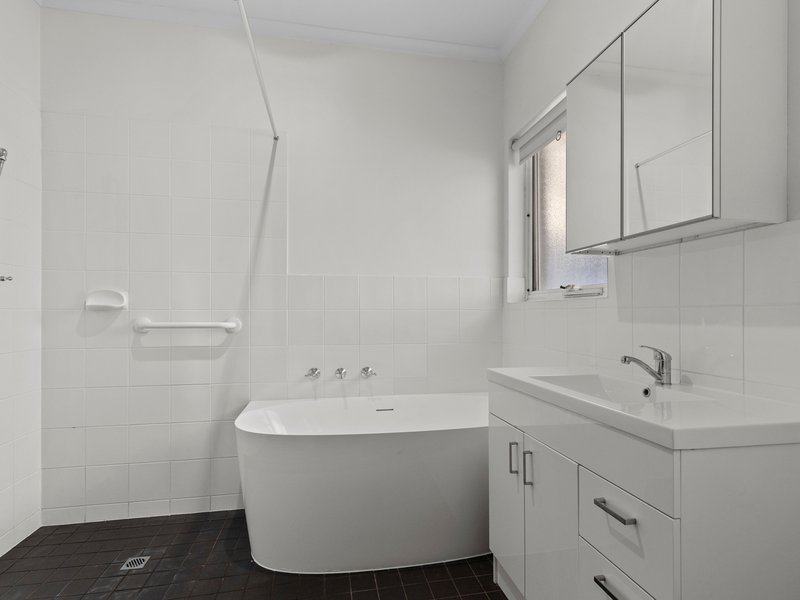 Photo - 2/30 Lochside Drive, West Lakes SA 5021 - Image 15