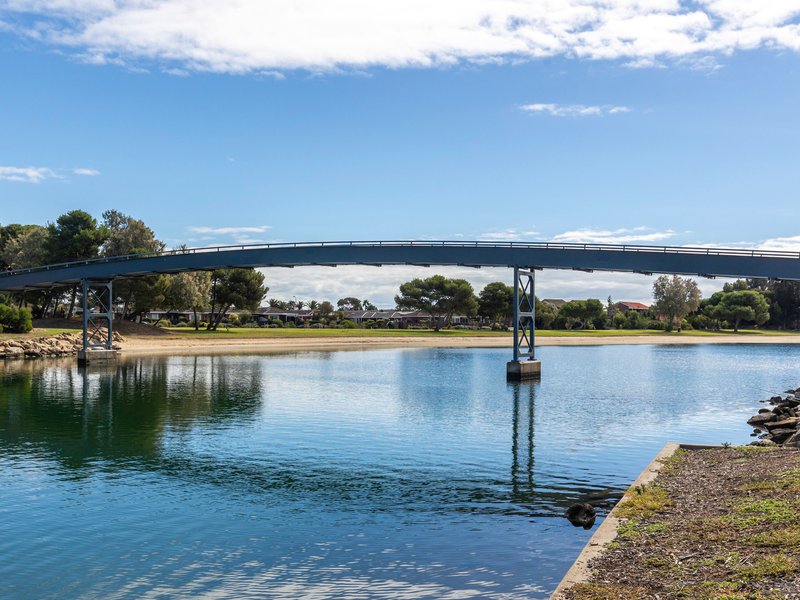 Photo - 2/30 Lochside Drive, West Lakes SA 5021 - Image 28