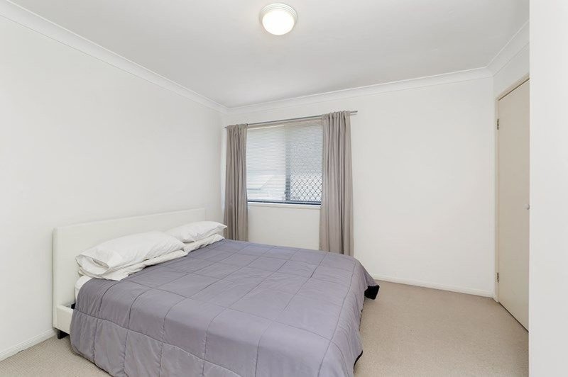 Photo - 2/30 Macdonnell Street, Toowong QLD 4066 - Image 5