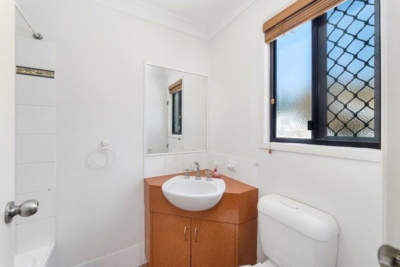 Photo - 2/30 Macdonnell Street, Toowong QLD 4066 - Image 6