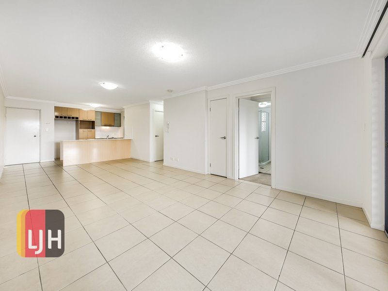 Photo - 2/30 Mcilwraith Street, Everton Park QLD 4053 - Image 2