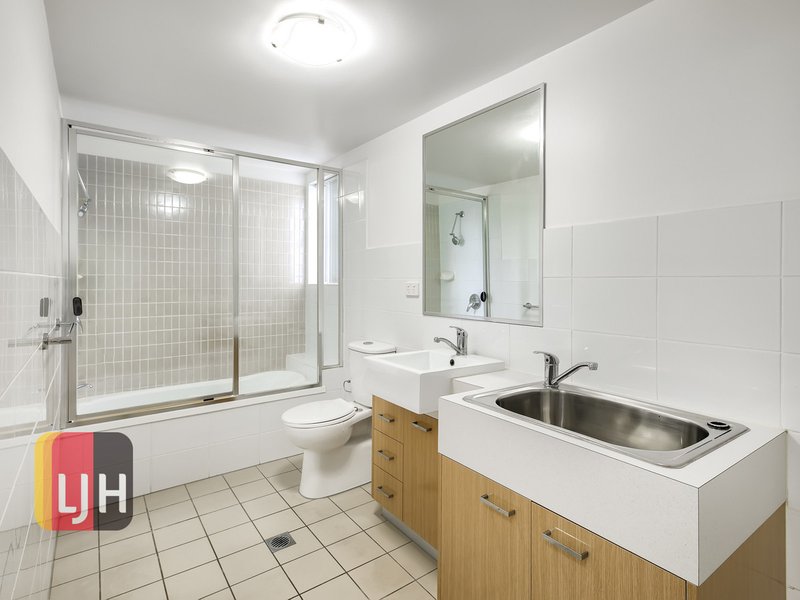 Photo - 2/30 Mcilwraith Street, Everton Park QLD 4053 - Image 10