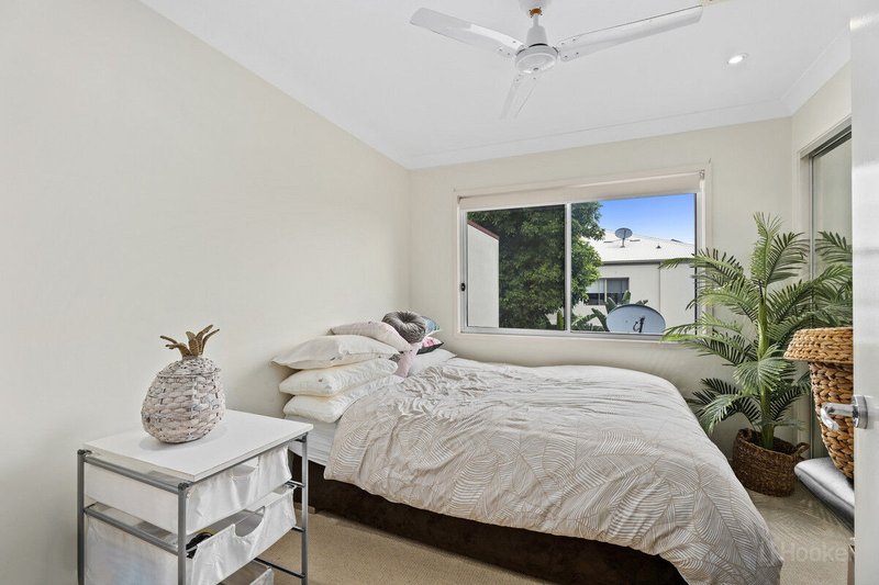 Photo - 2/30 Ocean Street, Runaway Bay QLD 4216 - Image 8