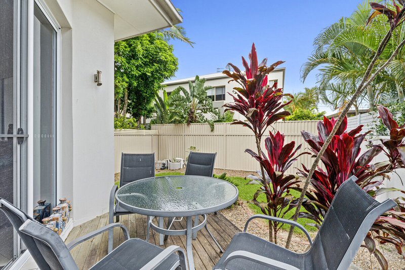 Photo - 2/30 Ocean Street, Runaway Bay QLD 4216 - Image 12