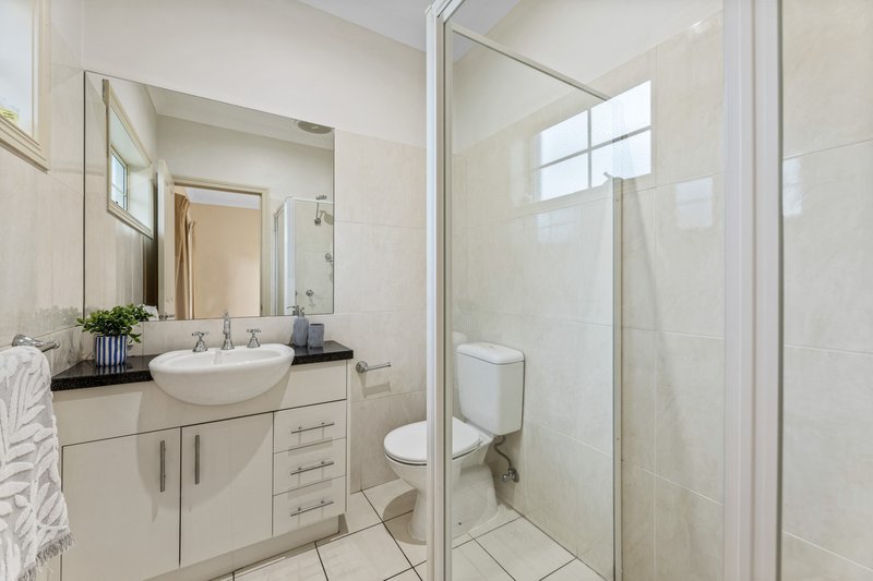 Photo - 2/30 Peacock Street, Burwood VIC 3125 - Image 10