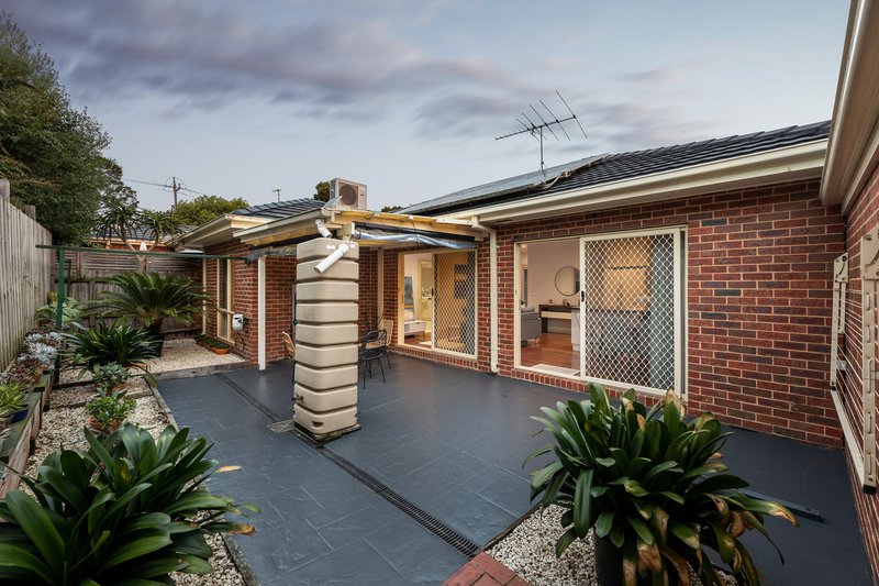 Photo - 2/30 Peacock Street, Burwood VIC 3125 - Image 12