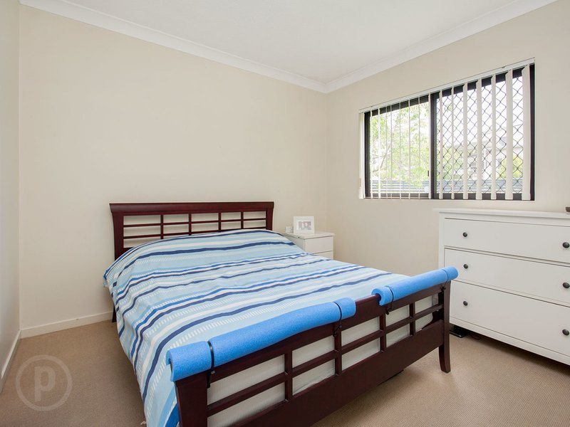 Photo - 2/30 Pilba Street, Chermside QLD 4032 - Image 6