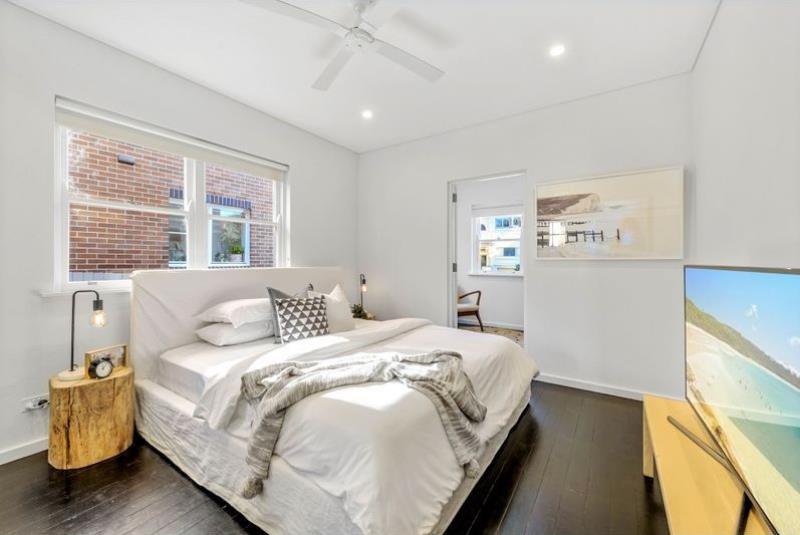 Photo - 2/30 Ramsgate Avenue, Bondi Beach NSW 2026 - Image 3