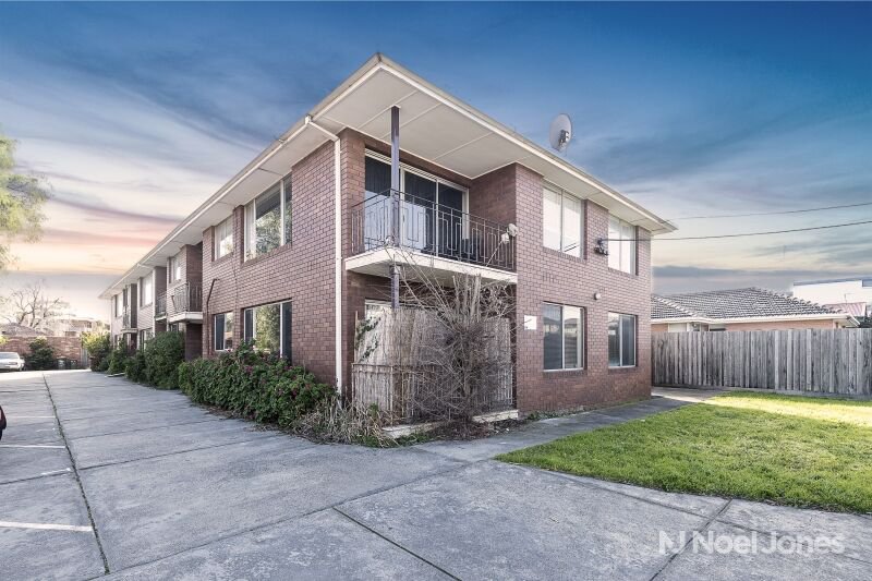 Photo - 2/30 Sandown Road, Ascot Vale VIC 3032 - Image 3