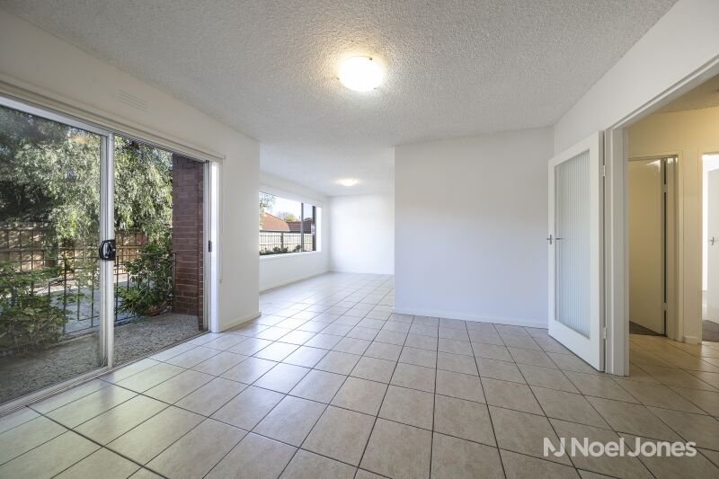 Photo - 2/30 Sandown Road, Ascot Vale VIC 3032 - Image 5