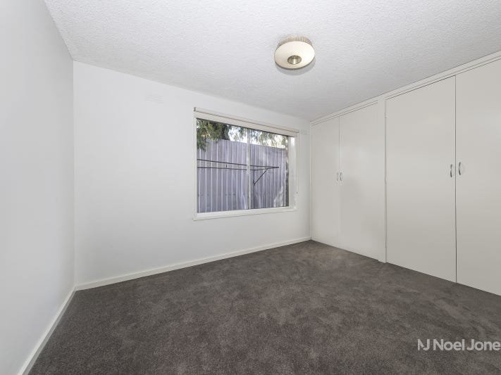 Photo - 2/30 Sandown Road, Ascot Vale VIC 3032 - Image 4