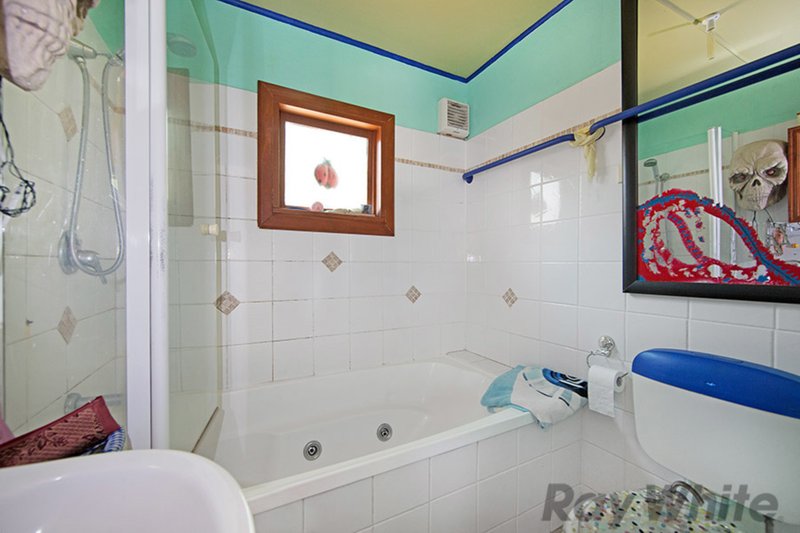 Photo - 230 Scenic Drive, Budgewoi NSW 2262 - Image 3