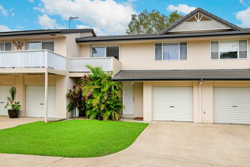 Photo - 2/30 St Kevins Avenue, Benowa QLD 4217 - Image 2