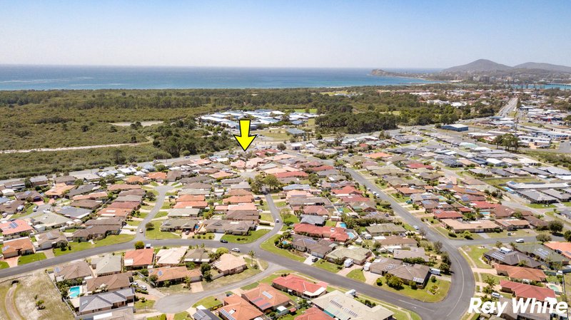 Photo - 230 The Lakes Way, Tuncurry NSW 2428 - Image 8