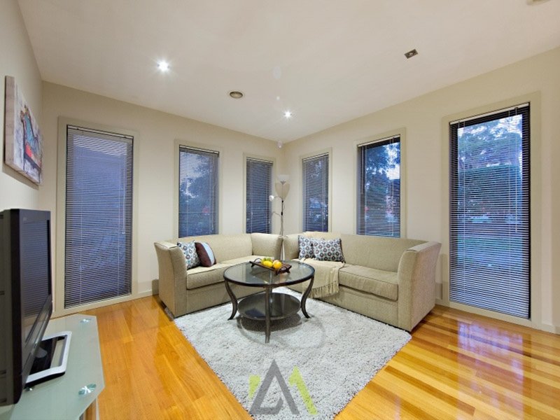 Photo - 2/30 Yuille Street, Frankston VIC 3199 - Image 4