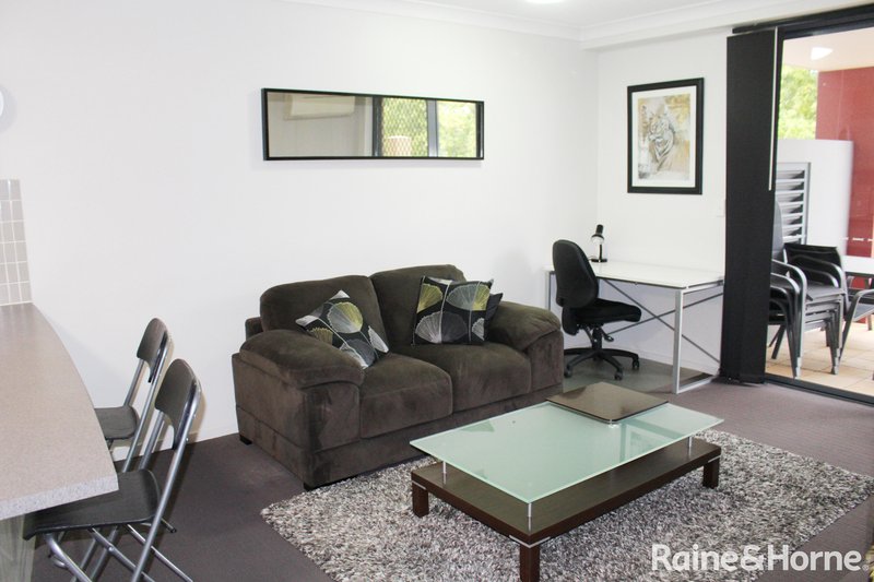 Photo - 2/300 Sir Fred Schonell Drive, St Lucia QLD 4067 - Image 4