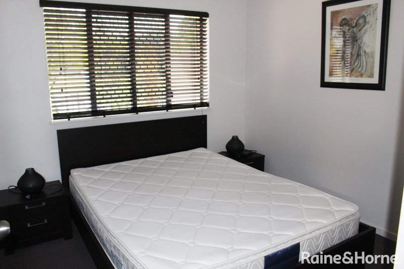 Photo - 2/300 Sir Fred Schonell Drive, St Lucia QLD 4067 - Image 7