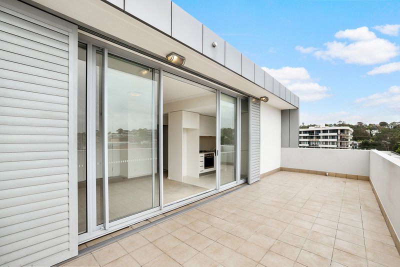 Photo - 2301/10 Sturdee Parade, Dee Why NSW 2099 - Image 4