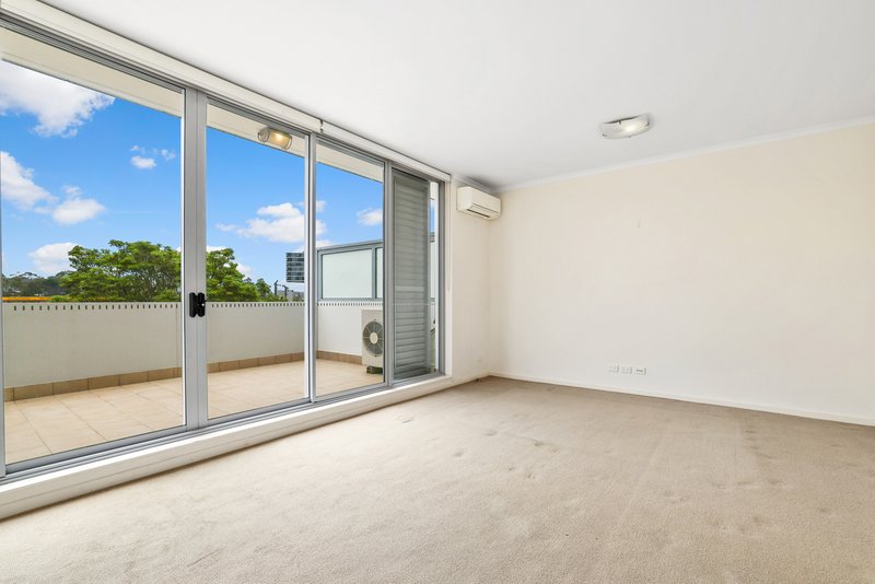 Photo - 2301/10 Sturdee Parade, Dee Why NSW 2099 - Image 5