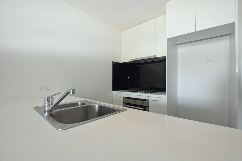 Photo - 2302/241 City Road, Southbank VIC 3006 - Image 2