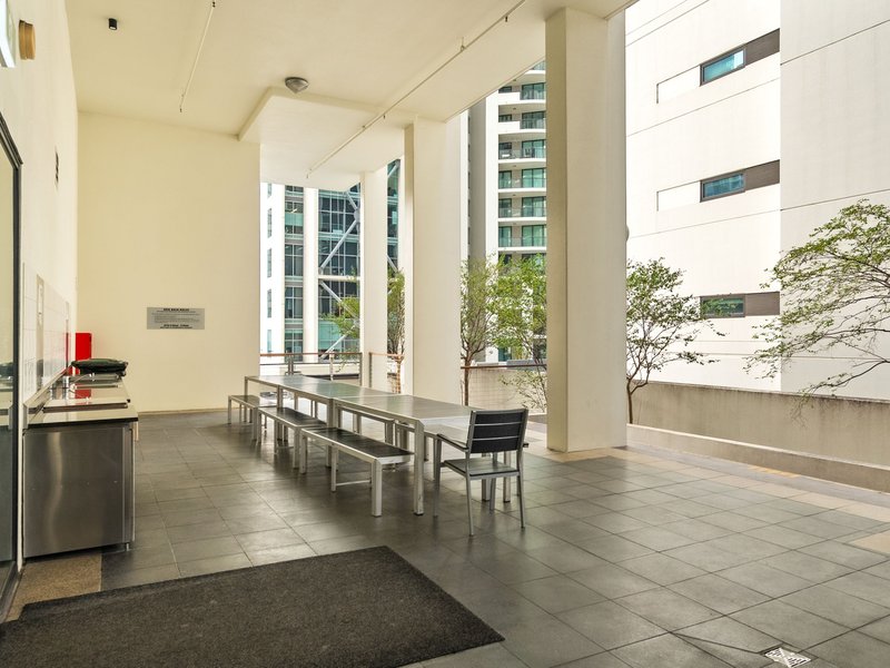Photo - 2302/79 Albert Street, Brisbane City QLD 4000 - Image 11