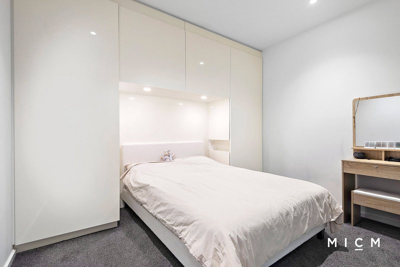 Photo - 2303/151 City Road, Southbank VIC 3006 - Image 6