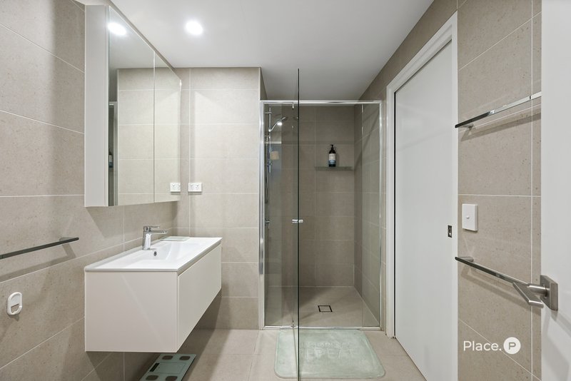 Photo - 2303/30 Johnston Street, Bulimba QLD 4171 - Image 12
