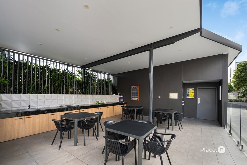 Photo - 2303/30 Johnston Street, Bulimba QLD 4171 - Image 17