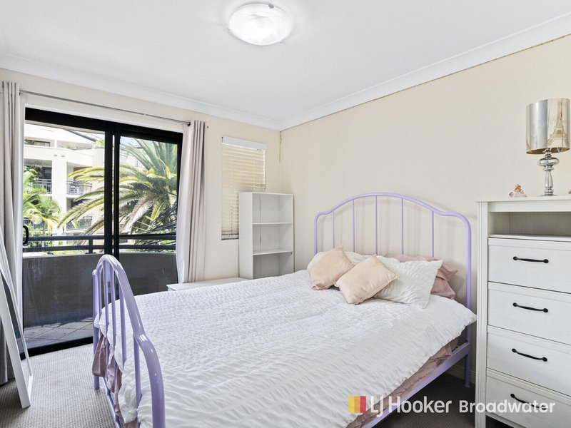 Photo - 230/392 Marine Parade, Labrador QLD 4215 - Image 9