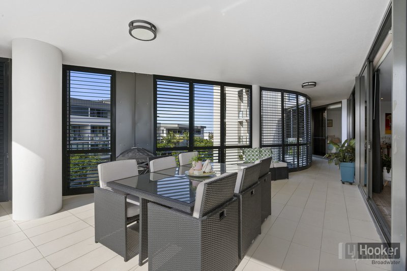 Photo - 2304/1 Marina Promenade, Paradise Point QLD 4216 - Image 5