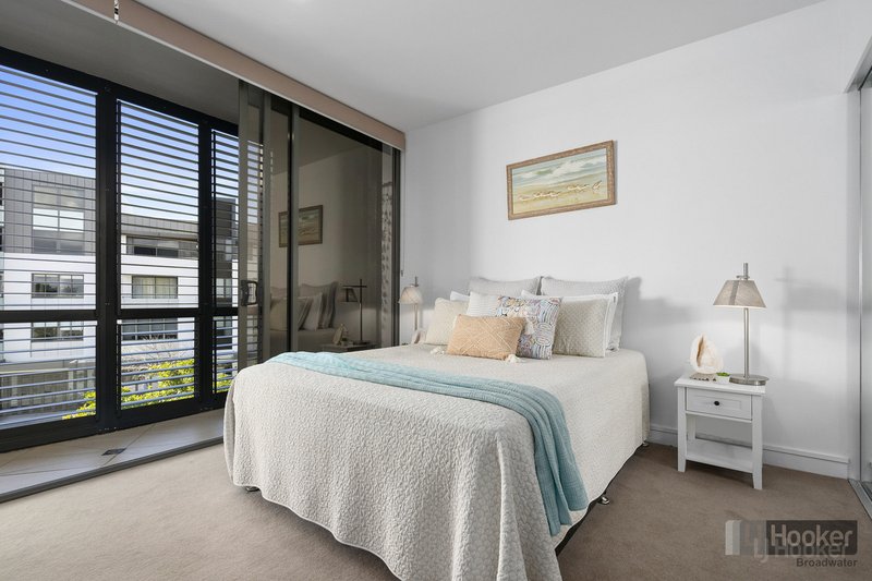 Photo - 2304/1 Marina Promenade, Paradise Point QLD 4216 - Image 11