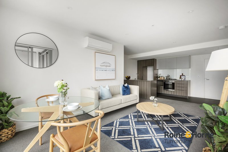 Photo - 2304E/888 Collins Street, Docklands VIC 3008 - Image 6