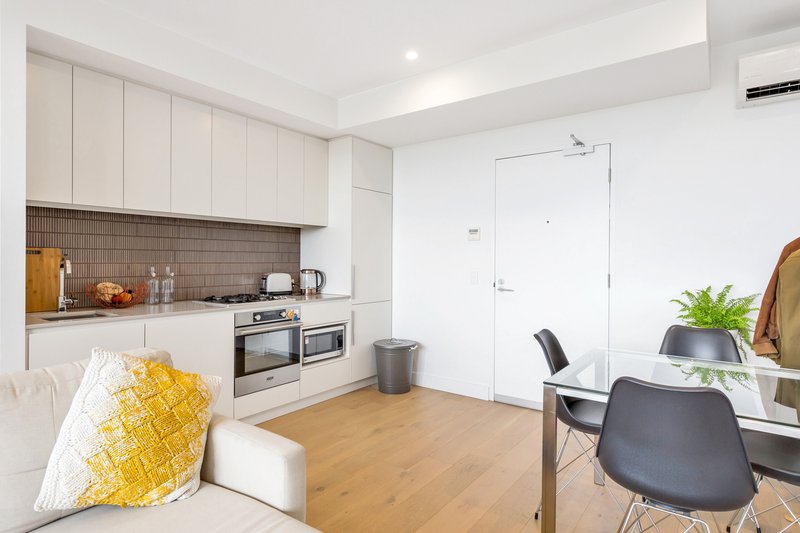 Photo - 2305/421 King William Street (The Vue Apartments) , Adelaide SA 5000 - Image 2