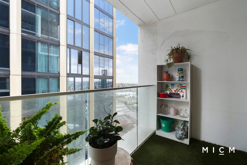 Photo - 2305/63 Haig Street, Southbank VIC 3006 - Image 5